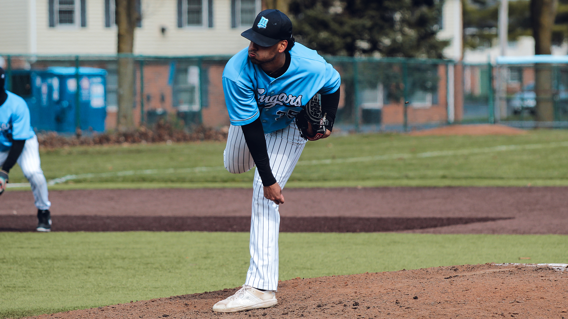 Baseball Finishes Series at SAU with Split