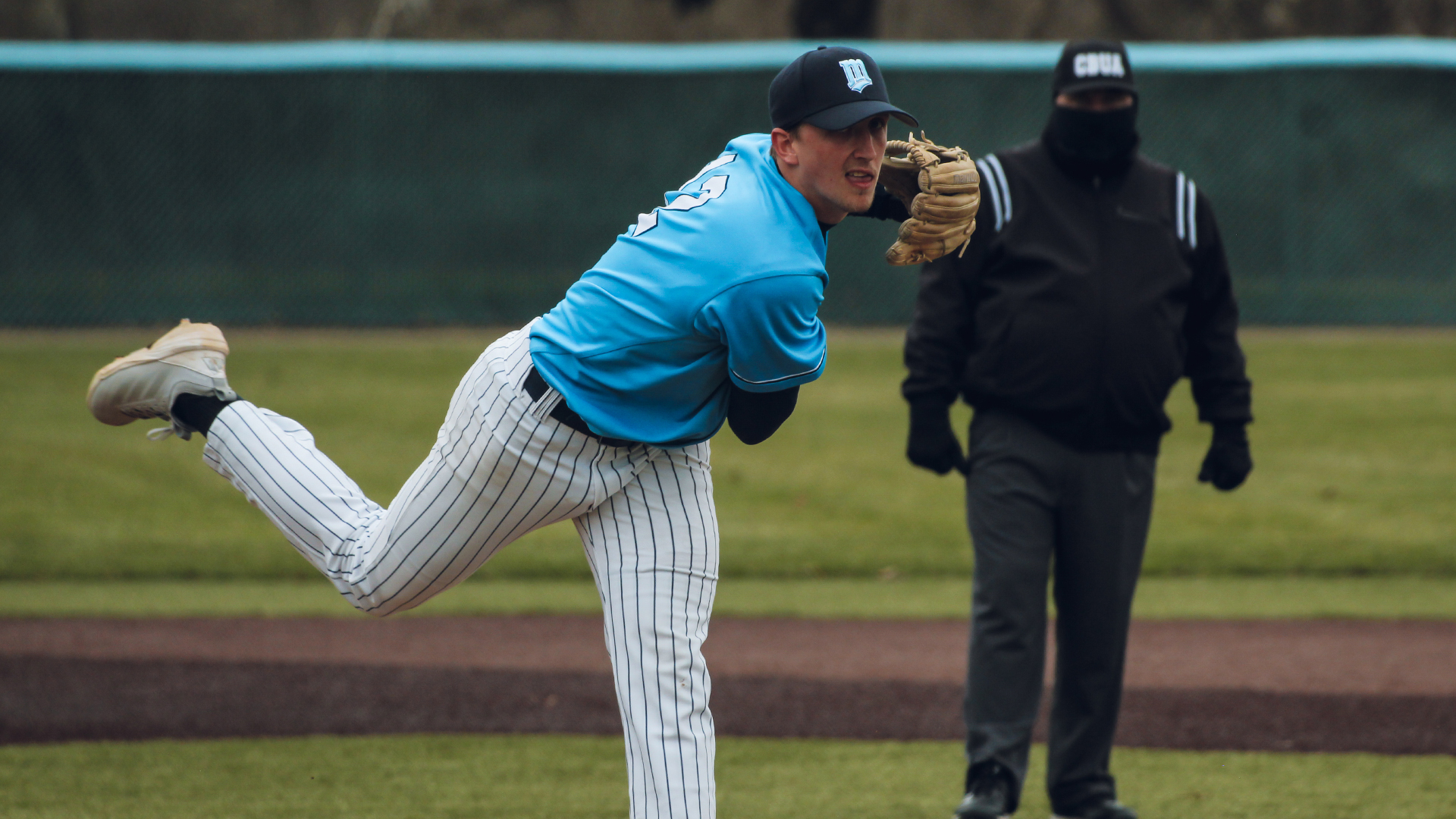 Willoughby throwing a pitch 