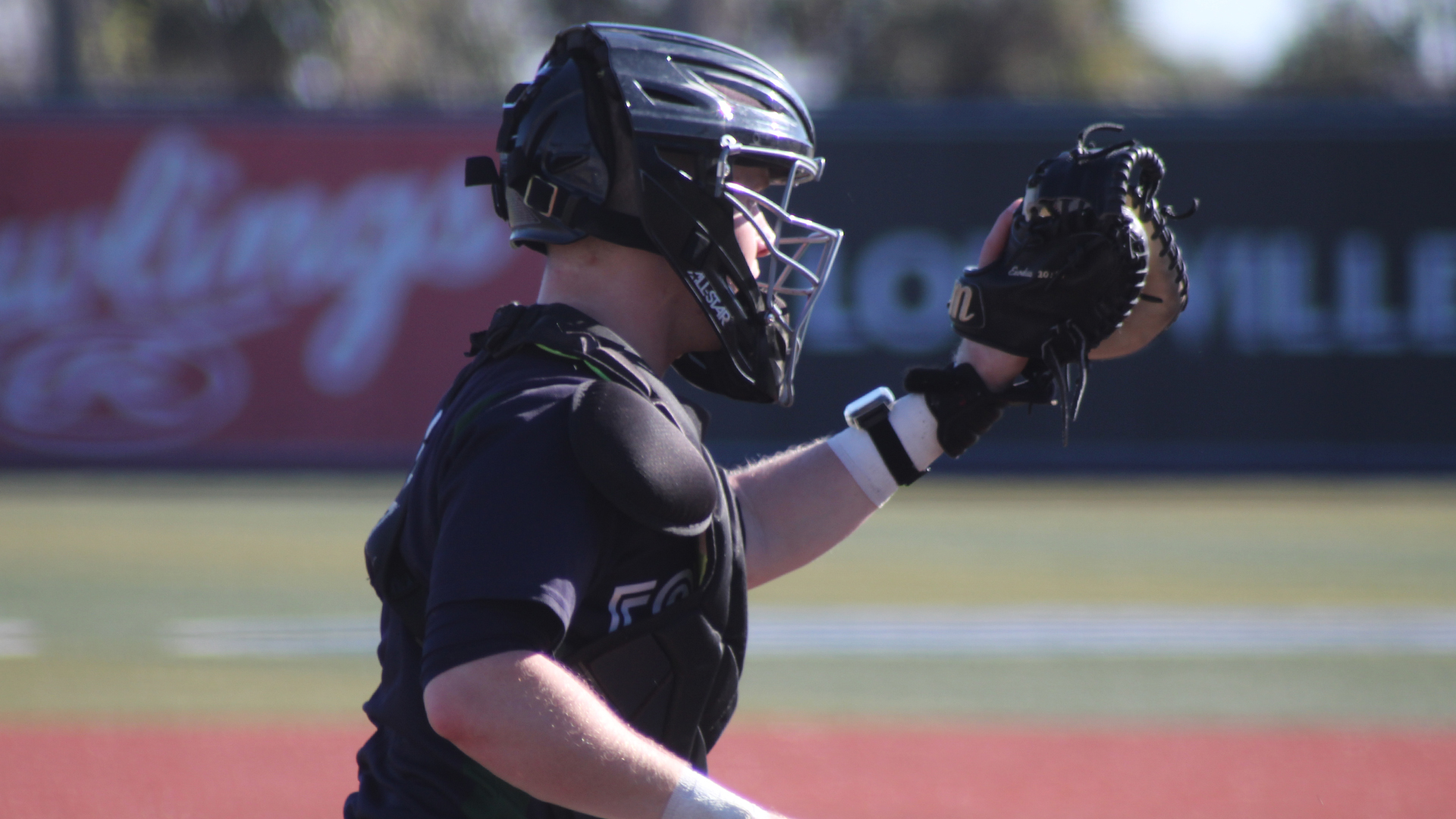 Brennan Nichols catching a ball