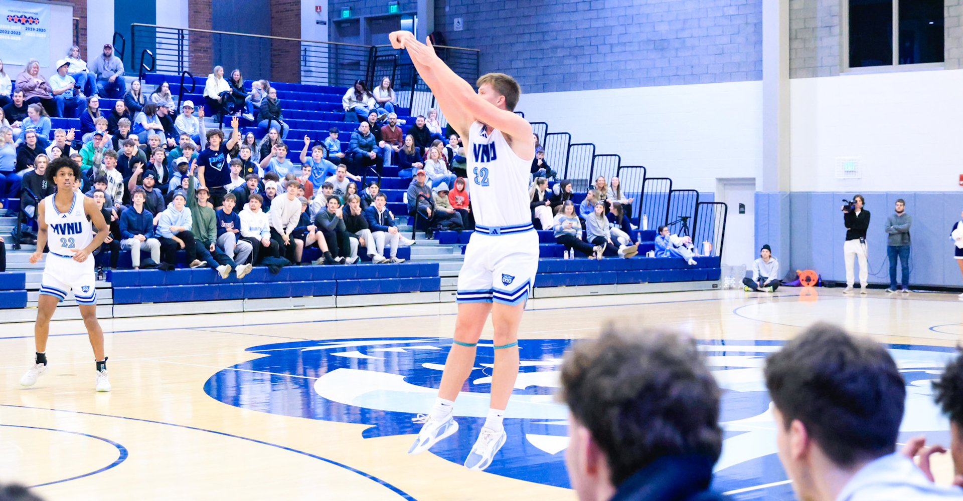 Comeback Effort Not Enough for Men&rsquo;s Basketball against (RV) Foresters