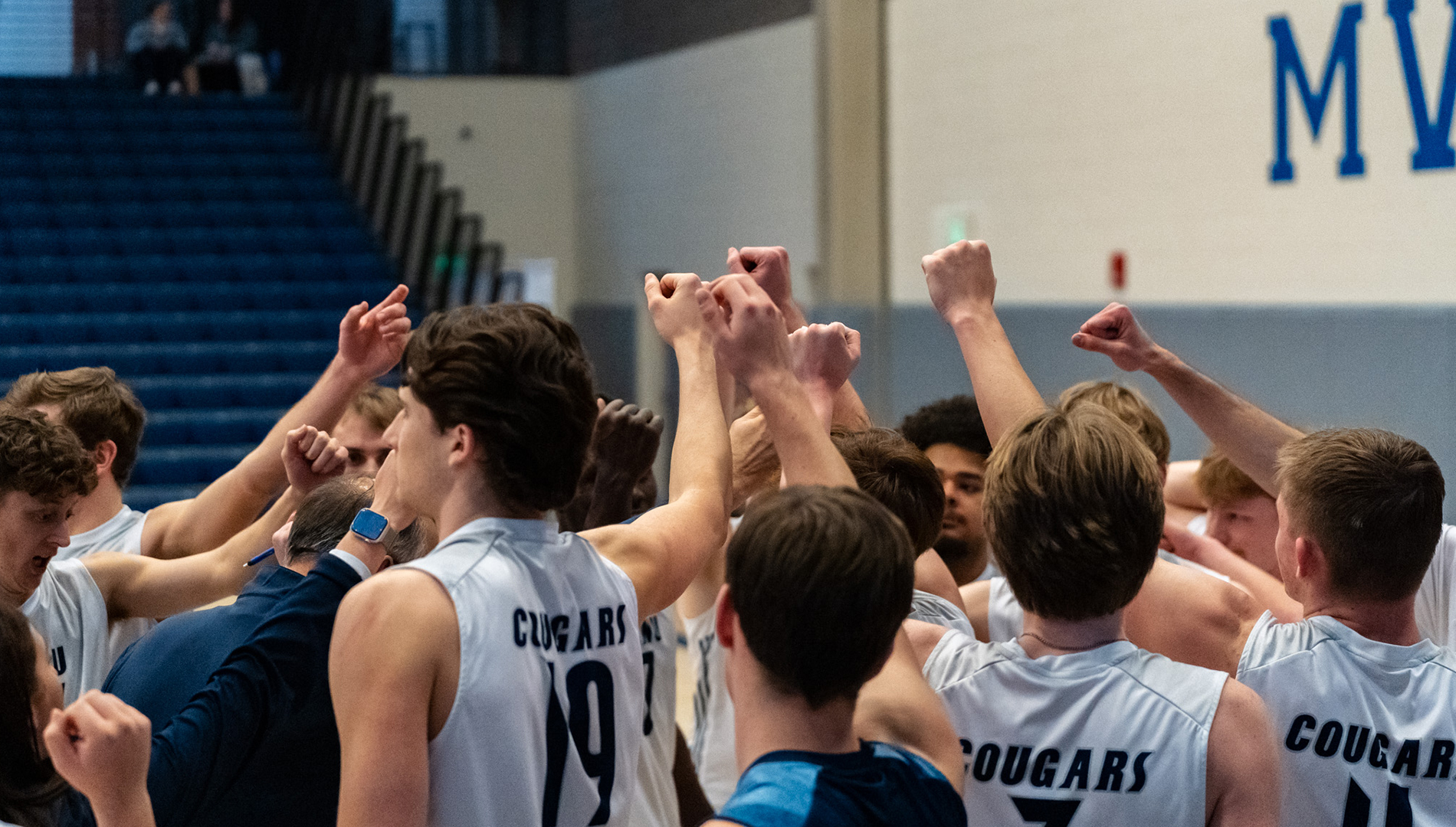 Cougars Swept by No. 10 Golden Eagles
