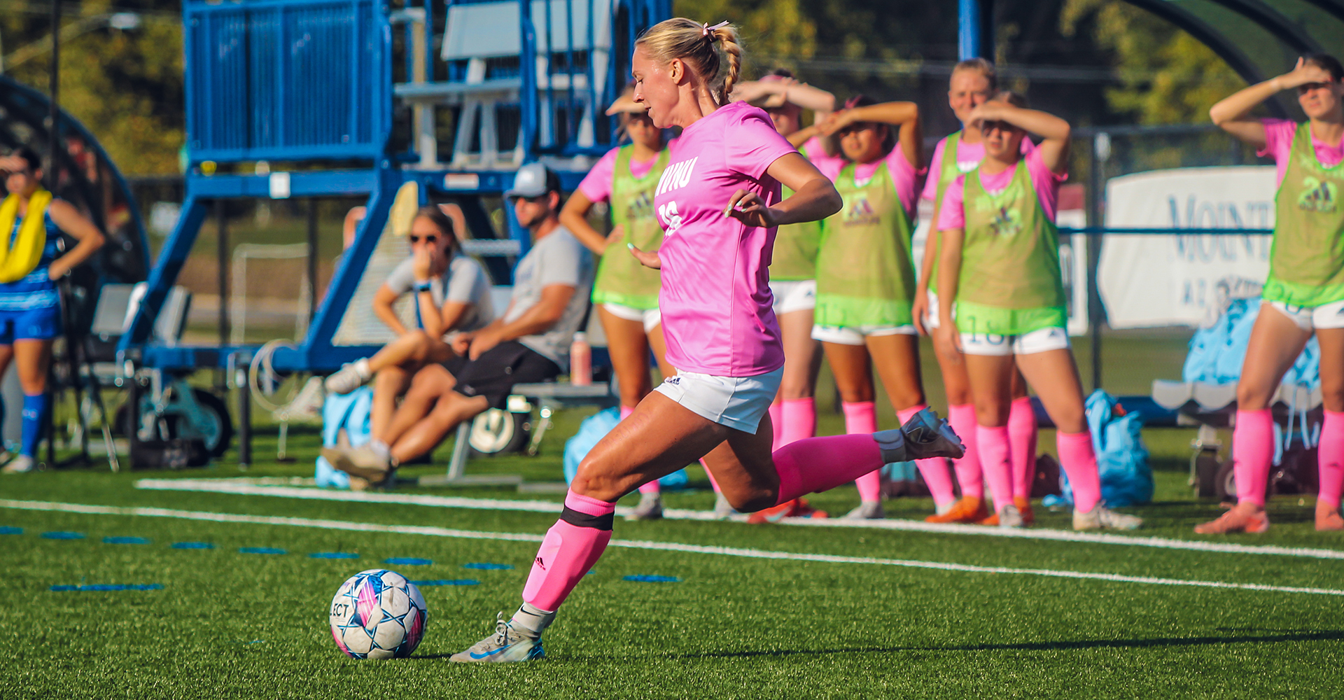 Women&rsquo;s Soccer Sees Six Make CoSIDA Academic All-District Team