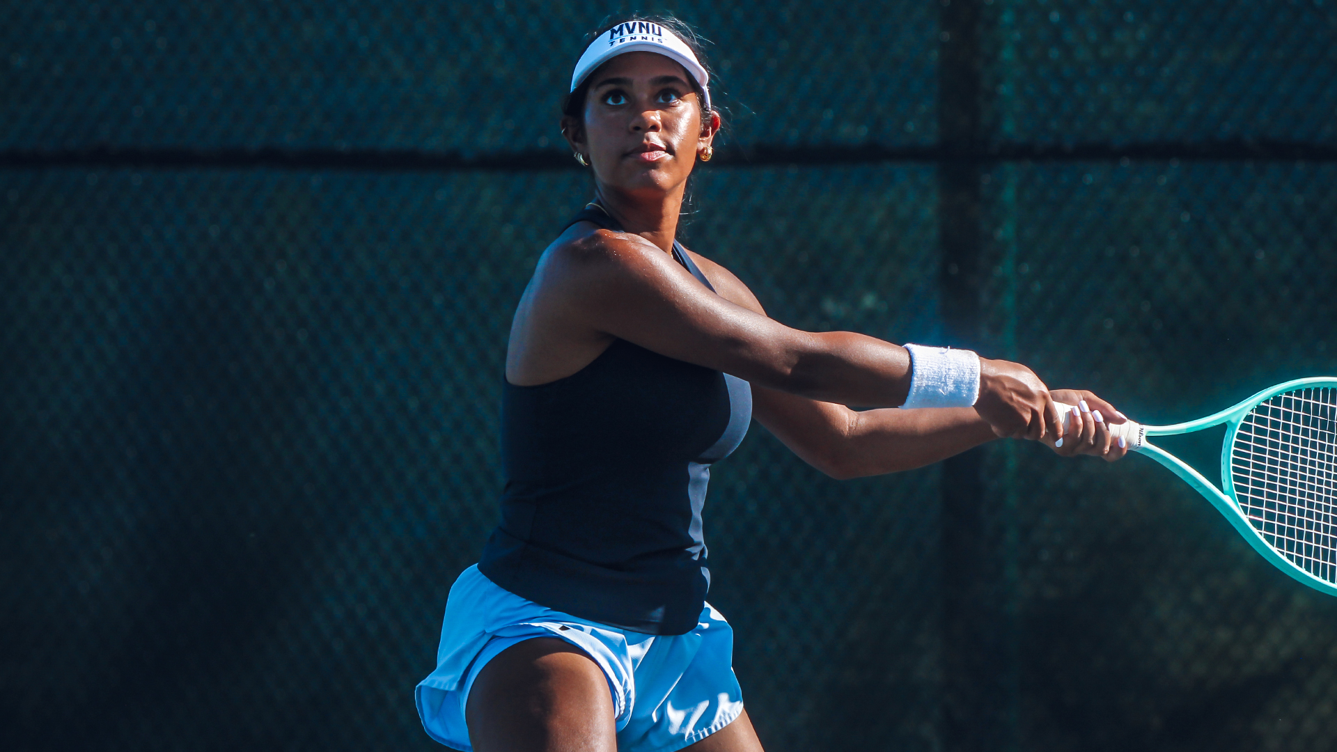 Women&rsquo;s Tennis Battles against Clark University